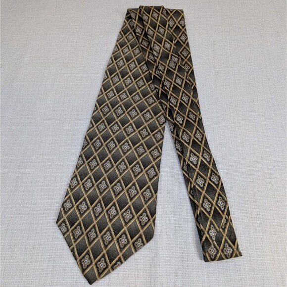Roundtree & Yorke 100% Silk Green Gold Geometric Floral Necktie Handmade In USA - Picture 6 of 8